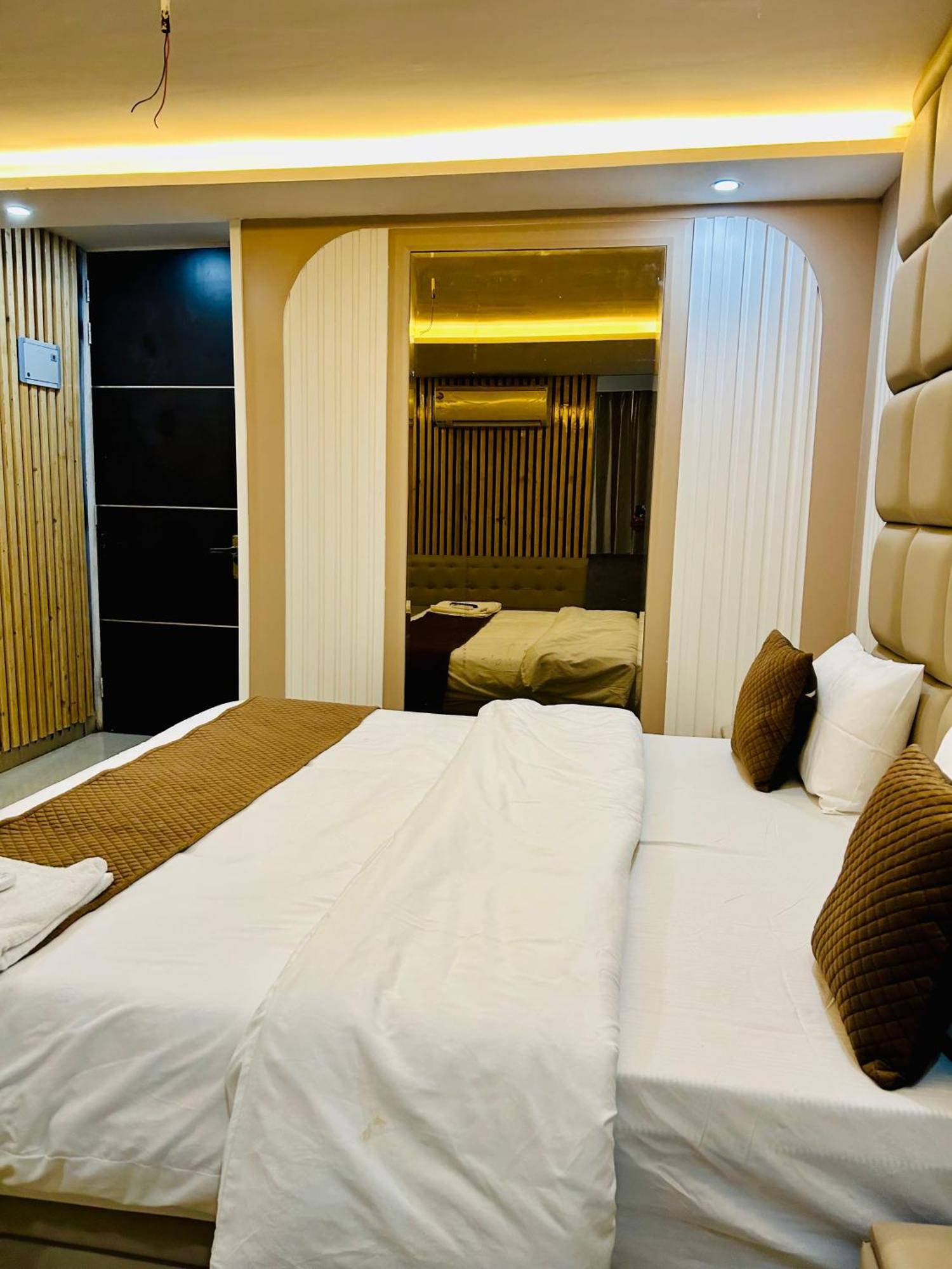 Bob Adventures Hotel Dehradun Bagian luar foto